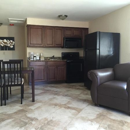 هوليوود Curtis Inn & Suites الغرفة الصورة