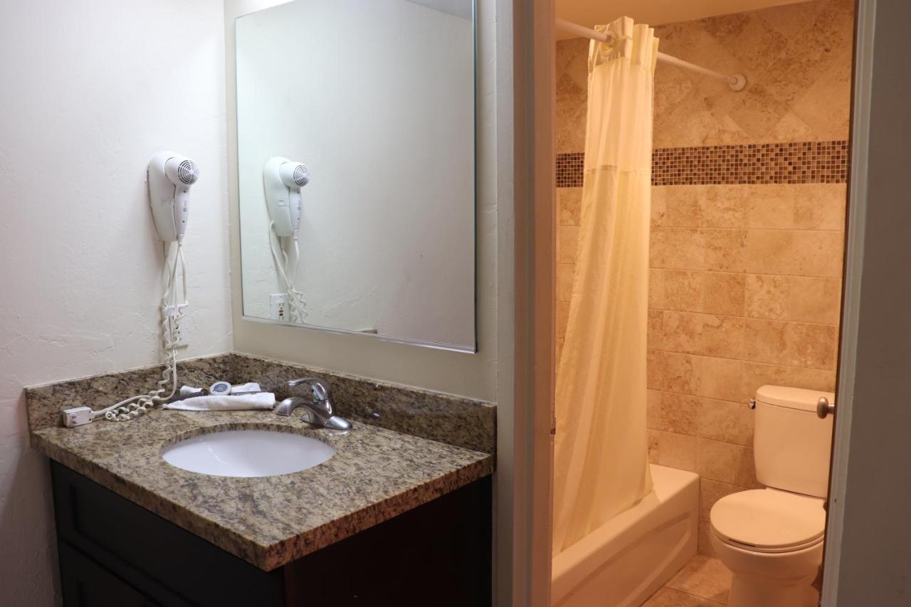 هوليوود Curtis Inn & Suites المظهر الخارجي الصورة