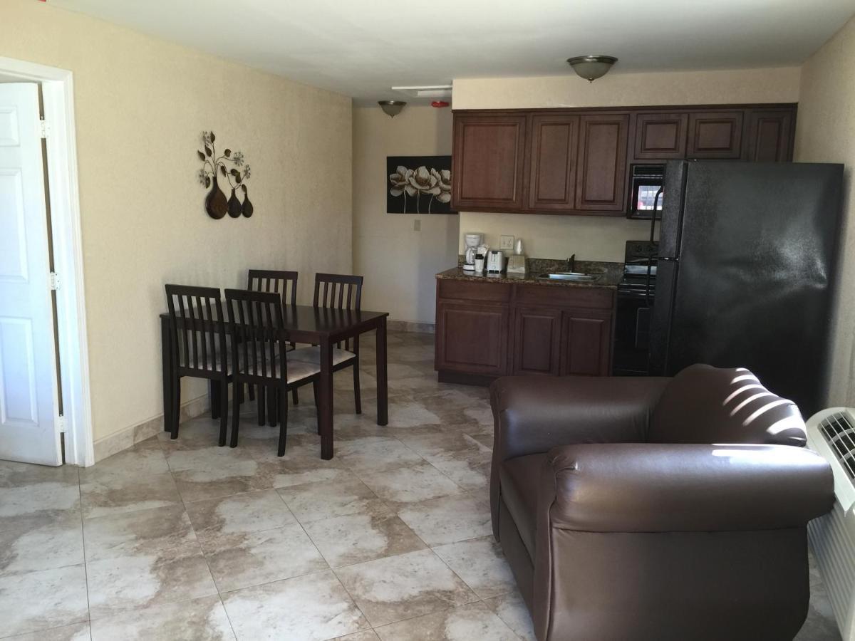 هوليوود Curtis Inn & Suites الغرفة الصورة