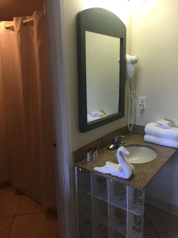 هوليوود Curtis Inn & Suites المظهر الخارجي الصورة