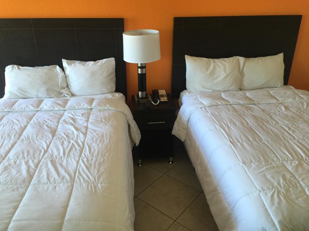 هوليوود Curtis Inn & Suites المظهر الخارجي الصورة