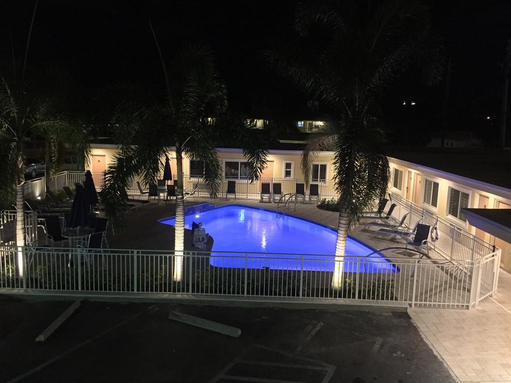 هوليوود Curtis Inn & Suites المظهر الخارجي الصورة